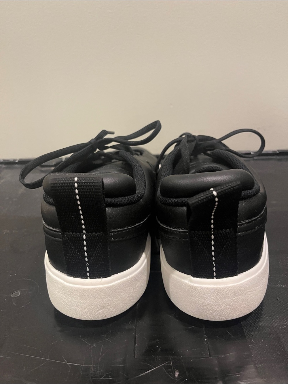 Nike Golf Course Classic Black White Spikeless Golf Shoes - Picture 5 of 9
